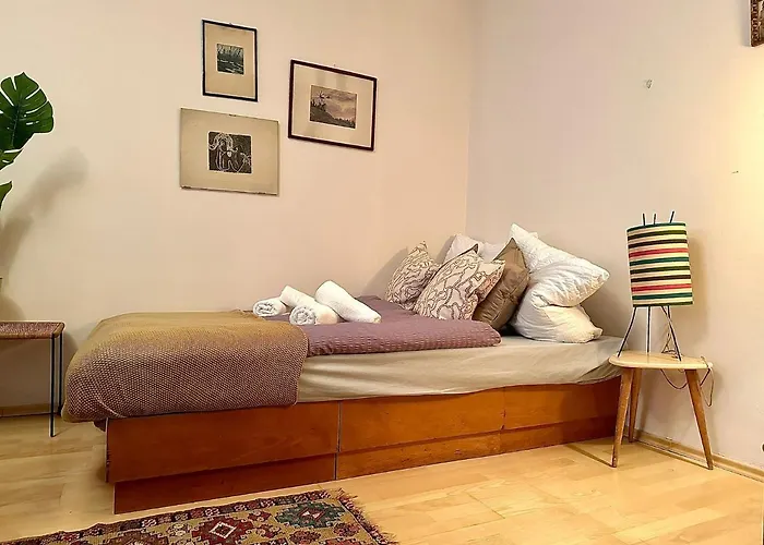 Апартаменты Near Rathausplatz *